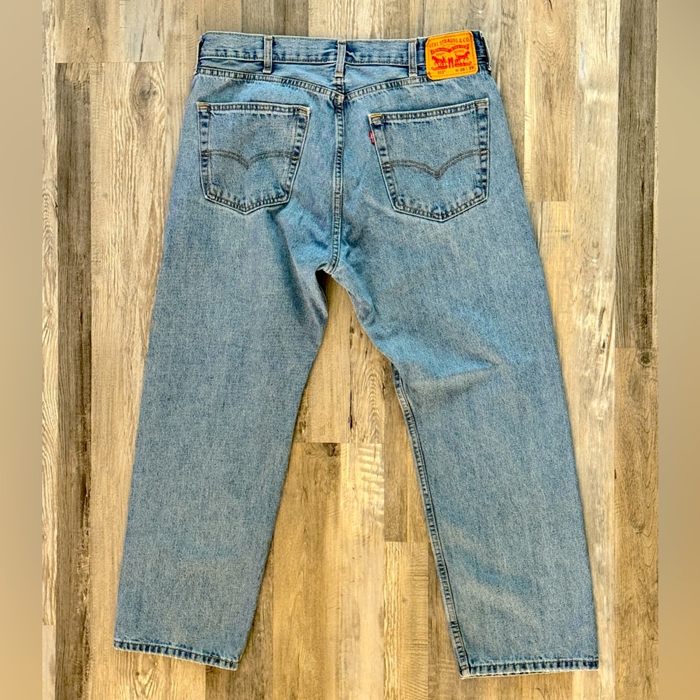 38-29 Levi’s 505 style- great condition!